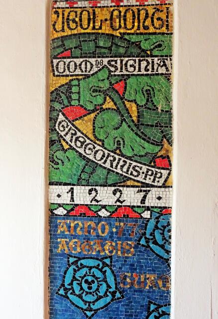 Mosaikarbeiten im Wohnturm