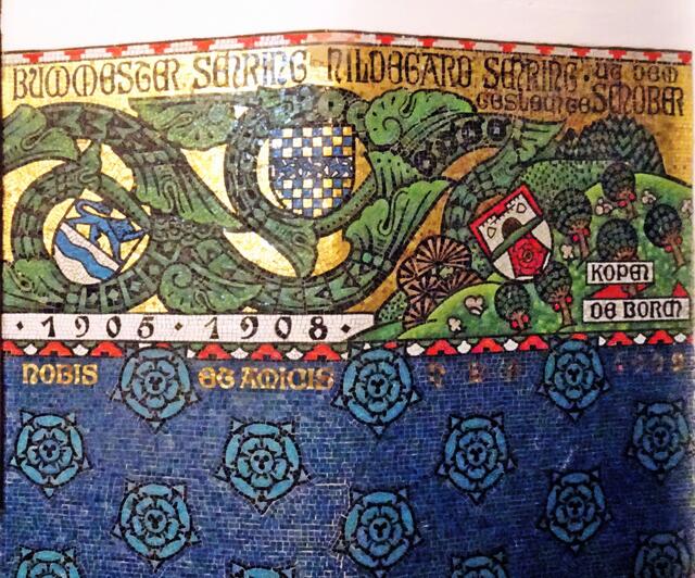 Mosaikarbeiten im Wohnturm