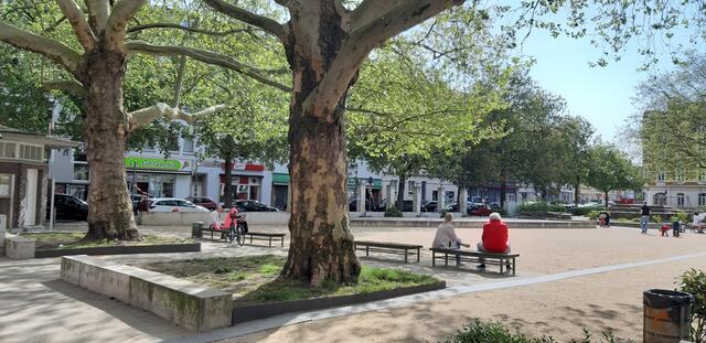 Impressionen von der Strecke: Der morgendliche Fiedelerplatz in Hannover-Döhren ...