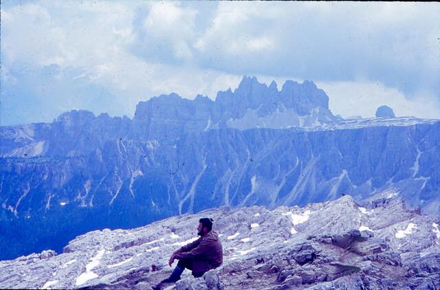 Manfred auf dem Nuvolao, gegenüber Croda da Lago