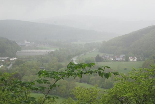Der Wohnplatz Kröge wird vom Regen "heimgesucht".