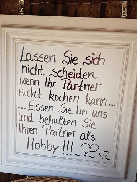 Gesehen am Elberadweg in Balje, Ortsteil Hörne (bei Neuhaus an der Oste) am Restaurant "Armer Ritter": http://www.Restaurant-Armer-Ritter.de