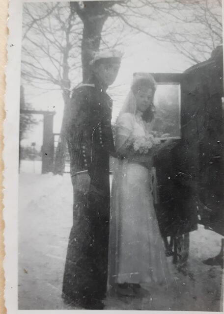 Hochzeit mitten im kalten Winter  - Einstieg in die Kutsche