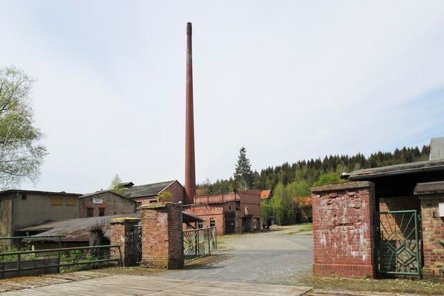 vor 1574 stand hier eine Schmelzhütte, ab 1574 war es die Rinkemühle - Sägewerk und Fassfabrik. 1990 kam auch hier das Aus.