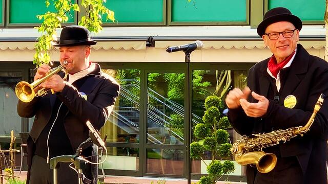 14. Mai 2020. Balkonkonzert IV. mit Hardy's Jazzband in unserem Park.