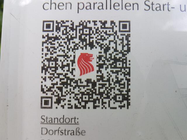 Der QR-Code ist auf jeder GLIEM-Infotafel: Mit dem Handy einscannen und auf dem Bildschirm mehr lesen.