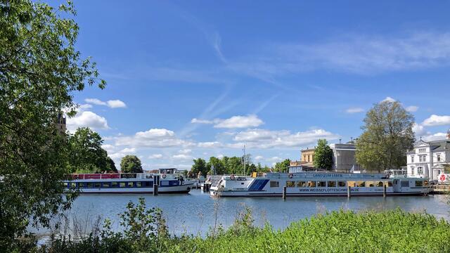 Eine Schiffsrundfahrt auf dem Schweriner See gehört mit zu den Highlights eines Besuchs in der Landeshauptstadt. Foto: Helmut Kuzina