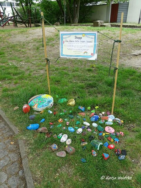 Steinkunst an der Friedrich-Ebert-Schule in Langenhagen (Foto: Katja Woidtke)