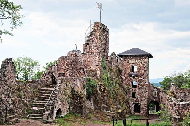 leider ist der Aufgang zum Turm infolge Bauschäden gesperrt