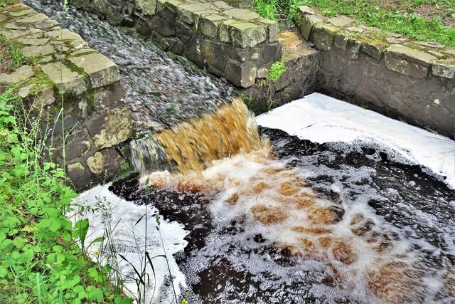 Sinkbecken für die Schwebestoffe im Wasser am Förster -Ludewig - Platz