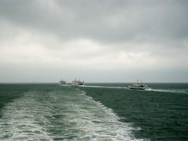 Fährschiffe auf großer Überfahrt