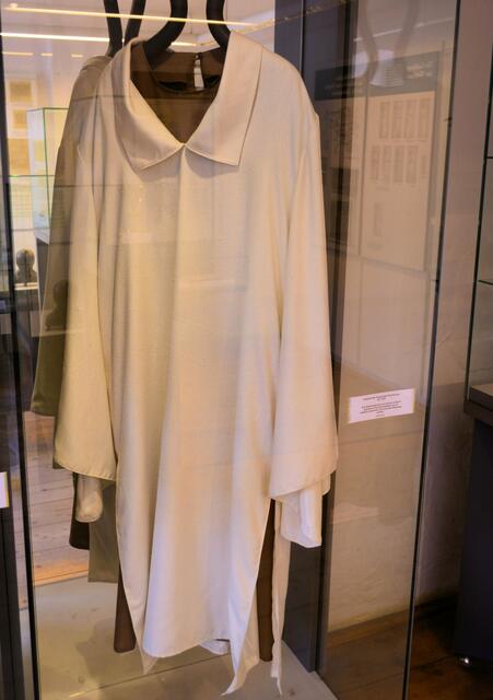 Gewand um 1200 AD