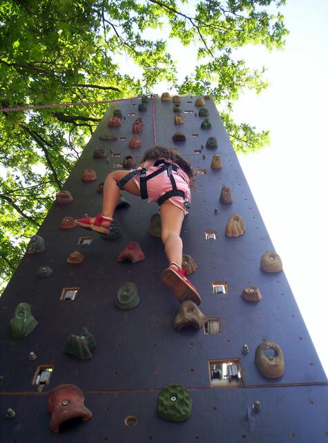 ein Kletterturm.
