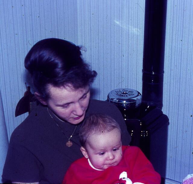 Maria mit Sohn Reginald Dezember 1966