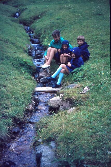 Maria mit den Kindern im südlichen Schwarzwald Juli 1971