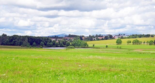 Blick auf den Mittelteich und Hasselfelde