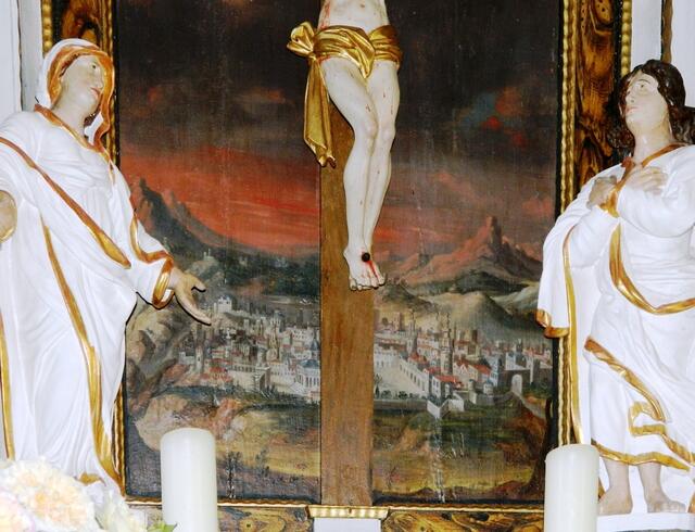 Einmal im Monat gibt es einen katholischen Gottesdienst.