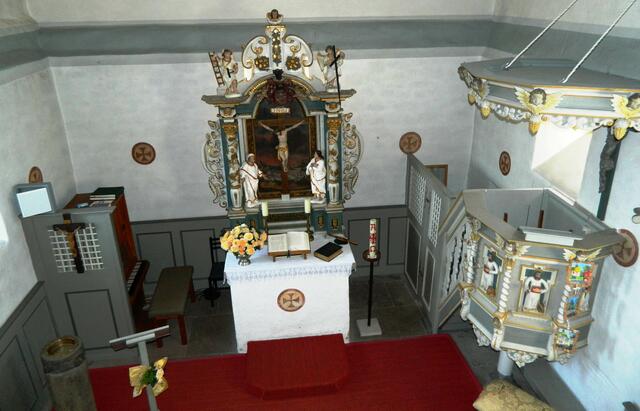 Wegen Coronagefahr, durften wir die Kapelle nicht betreten. Deshalb von mir einige Bilder vom Tag des offenen Denkmals. https://www.myheimat.de/hemmingen/kultur/tag-des-offenen-denkmals-die-wehrkapelle-von-harkenbleck-d2443433.html