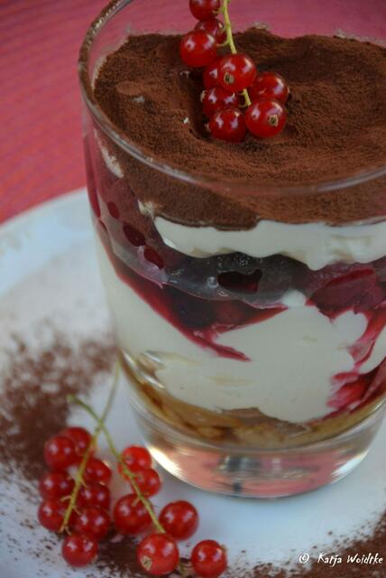 Tiramisu mit gemischten Beeren - hier geht's zum Rezept: https://www.myheimat.de/langenhagen/ratgeber/suesse-versuchung-tiramisu-mit-gemischten-beeren-ohne-ei-und-glutenfrei-d2905744.html (Foto: Katja Woidtke)