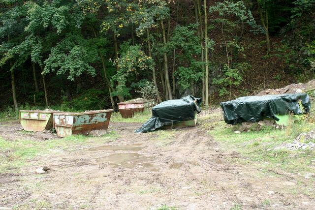 Mit Schadstoffen gefüllte Container, die über Monate auf dem Schickert-Gelände standen. | Foto: WgiR