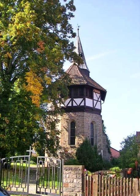 Die Kirche St Marien mit dem Dachreiter