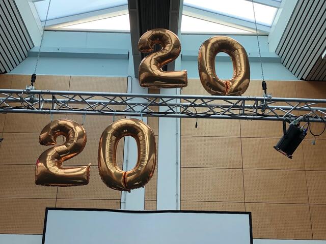 Für die Schulfamilie war das Jahr 2020 ein außergewöhnliches und besonderes Jahr. Trotzdem konnten an der Mittelschule Meitingen feierliche Entlassfeiern stattfinden.