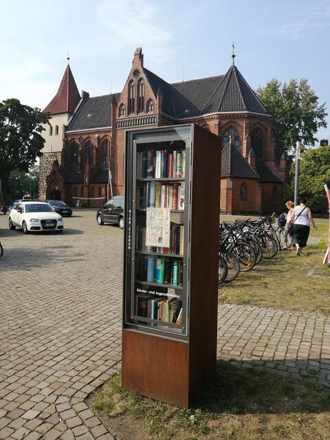Bücherschrank Elisabethkirche
