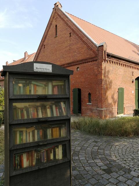 Bücherschrank Engelbostel - Alte Schule-