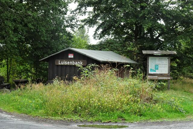 die Luisenbank am Abzweig zum Molkenhaus