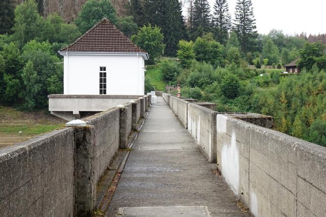 die Staumauer von der Ostseite (Sachsen - Anhalt)