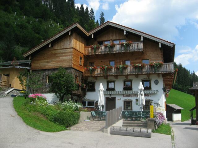 Landgasthof Adler in Hinterhornbach. Dienstag Ruhetag.