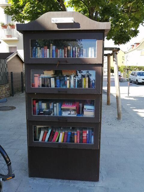 Bücherschrank in Wiesenau am Quartierstreff