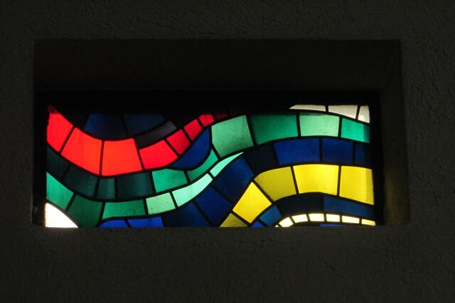 Lichtdurchlass mit Mosaikband.