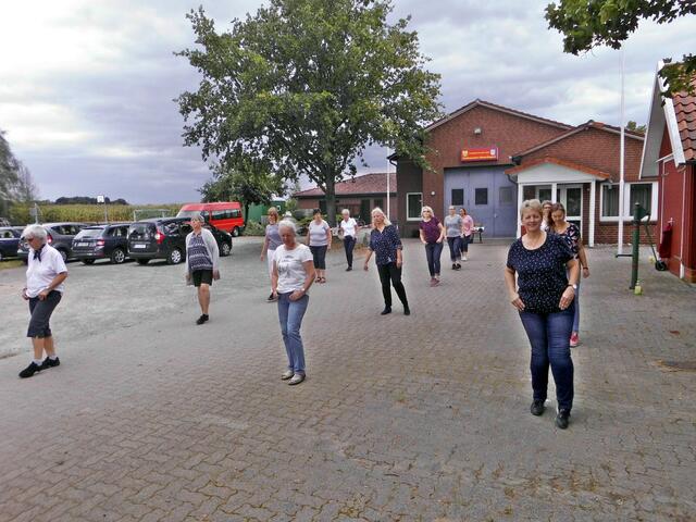 Line Dance-Probe im Schützenheim gegenüber