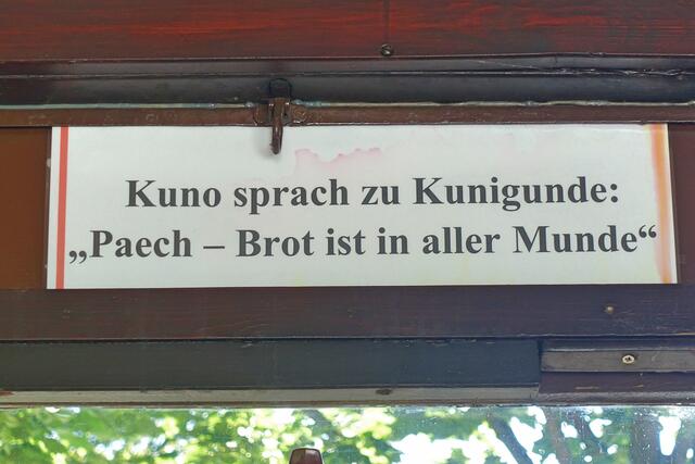 Die Paech-Brotfabrik in Moabit gibt es nicht mehr, jedoch noch jede Menge Sprüche: "Und der Orje fragt den Kulle: „Haste nich ´ne Paech-Brot Stulle?“  oder "Das Urteil stimmt den Dieb vergnügt, weil man im Knast ja Paech-Brot kriegt."