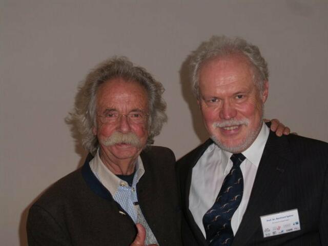 Hans-Georg Torkel stiftete den NiBB-Innovationspreis. Zwei der insgesamt bisher 80 Preisträger*Innen: Jean Pütz und Prof. Dr. Reinhard Spörer | Foto: Reinhard Spörer