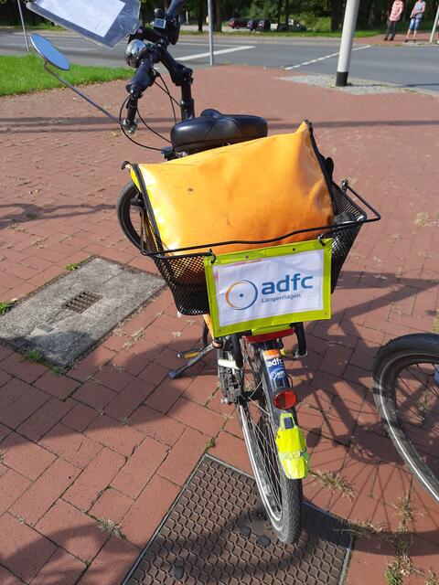Unterwegs: Radfahrende mit dem http://www.ADFC-Langenhagen.de