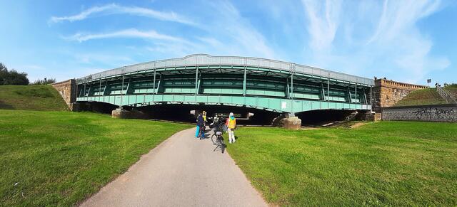 ... und unter den Wolken & unter dem Mittellandkanal hindurch: Lieblingsfoto!