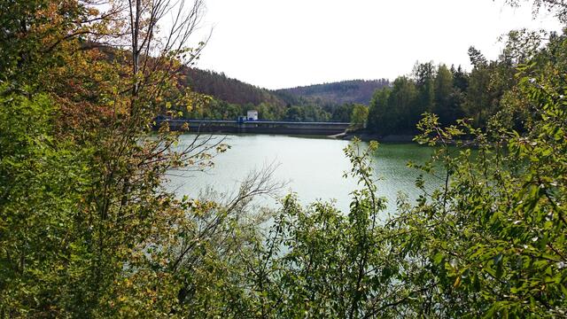 Blick auf die Staumauer der Wippertalvorsperre