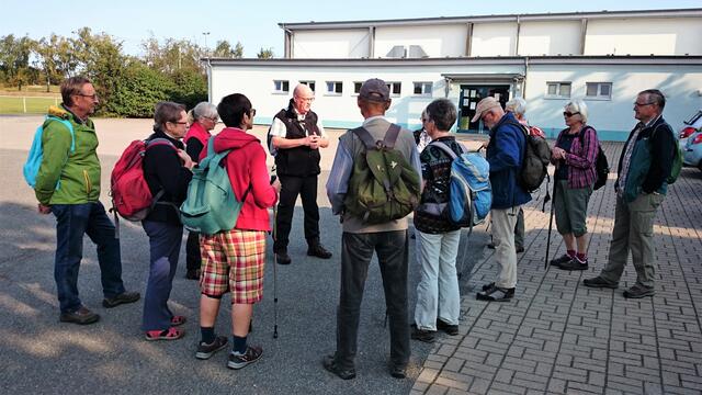 Begrüßung und kurze Einweisung durch den Wanderleiter