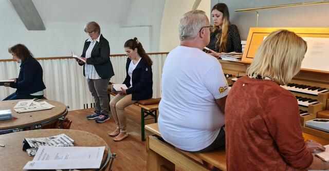 Chor und Orgel zur festlichen Umrahmung des …