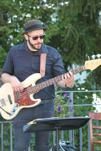 Bassist Helmuth Baumann.