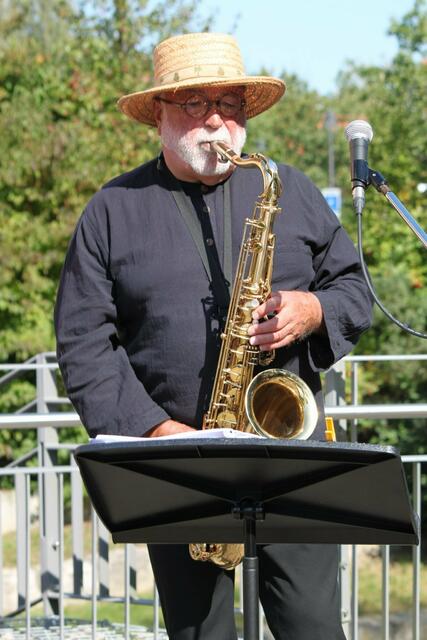 "Papa" Manfred-Andreas Lipp am Tenorsaxofon.