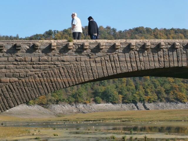Die Brücke wurde schön restauriert. Vor Jahren war sie in einem sehr schlechten Zustand.