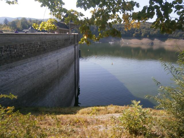 Es wird lange dauern, bis der Edersee wieder randvoll gestaut sein wird.