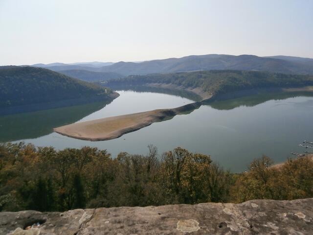 Blick von Schloss Waldeck auf die "Liebesinsel(n)".