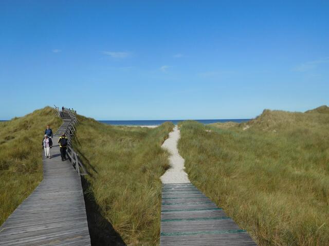 Verschiedene Wege führen zum Norddorfer Strand