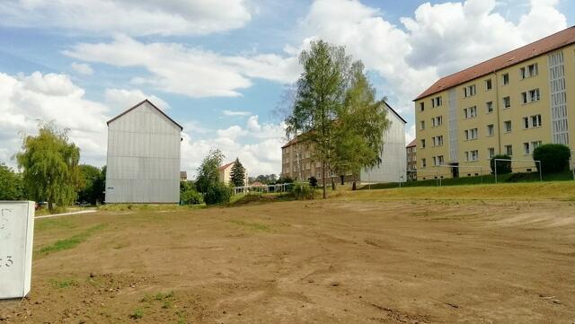 Abriss von einem Neubaublock von 19 März bis19 Juli 2020 !