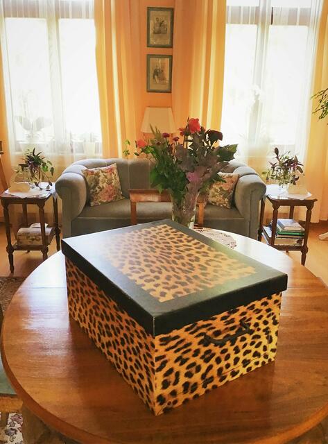 Und was ist wohl in dieser Kiste versteckt...??? ;-)))