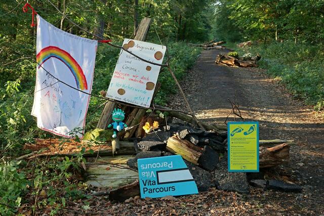 Warum nicht mal etwas Trim-Trab zwischen Barrikaden und Bannern?